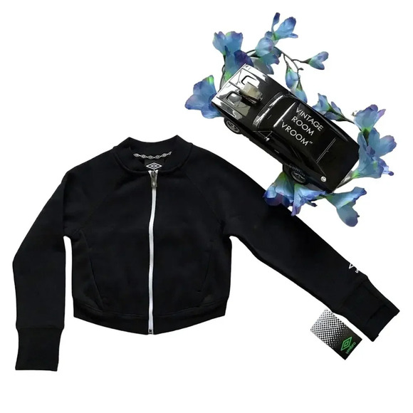 Umbro NWT Performance Zip Up Crop Lightweight Jacket Girls Various - Picture 1 of 11